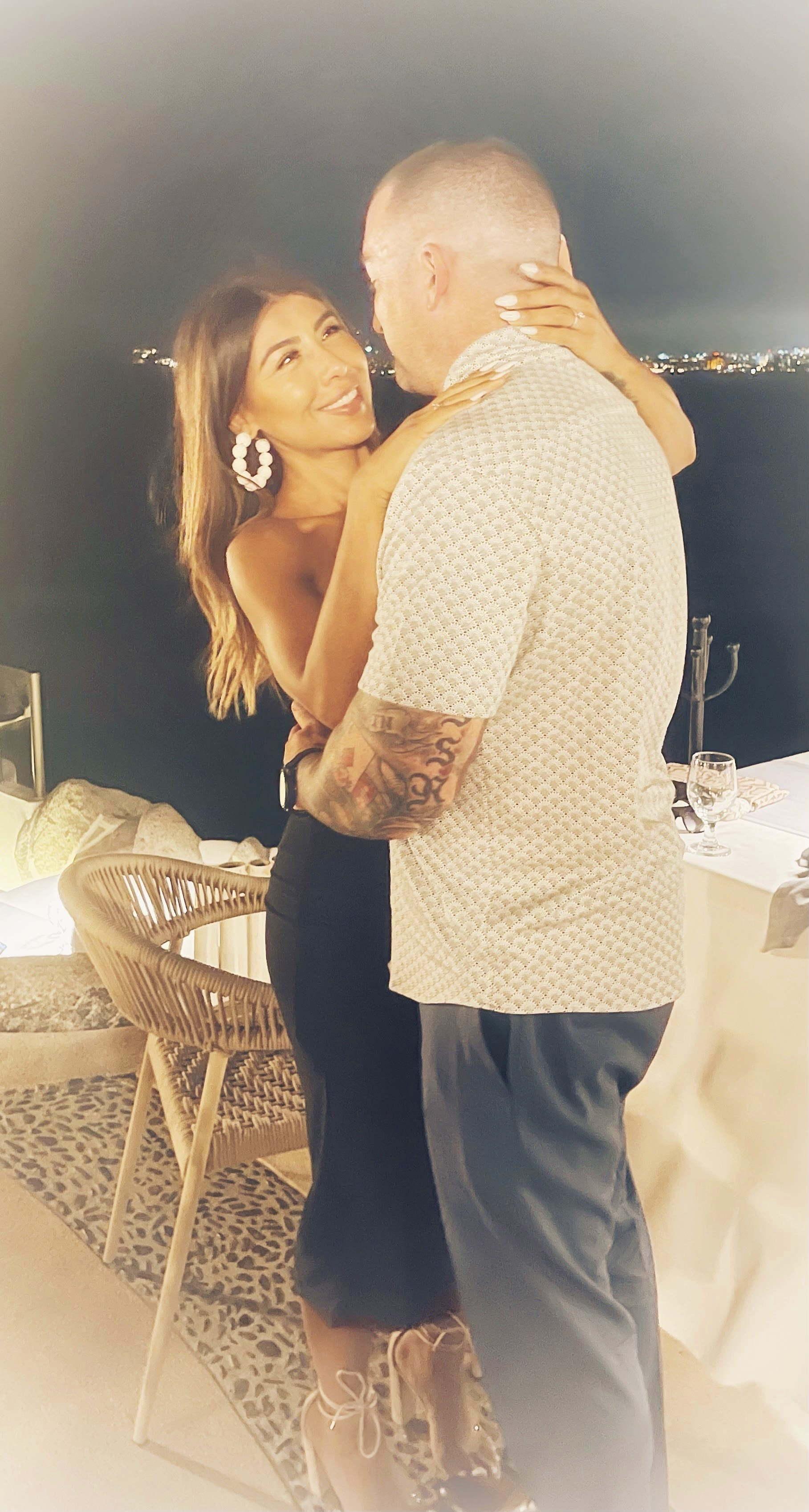 The Wedding Website of Maribel Leal and Anthony Muñoz