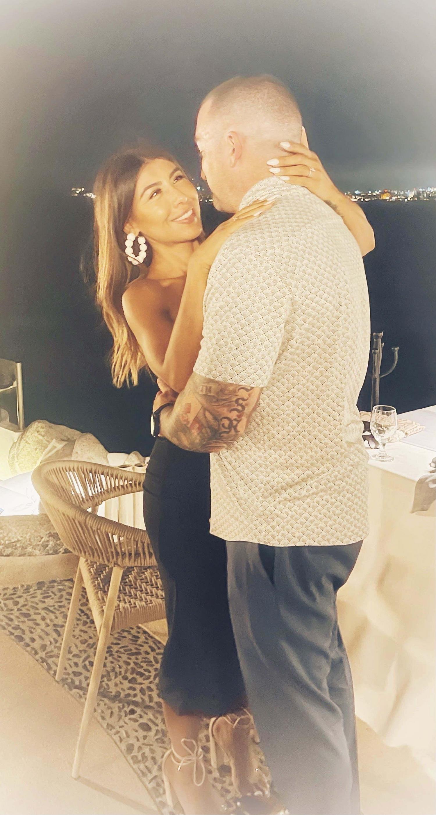 The Wedding Website of Maribel Leal and Anthony Muñoz