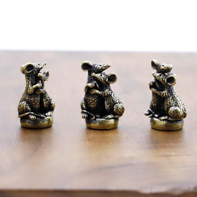 Hinge Head Mouse Couple, Hinge Decorative Topper, Miniature Magnetic Figurine Door Decor, Whimsical Quirky Home Decor, Animal Lover Gift, Cute Mouse Couple Decor (3 per Set)