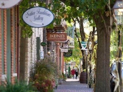 The Wedding Website of Lindsey Schadegg and Zach Lindberg