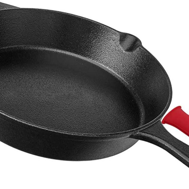 Pre-Seasoned Cast Iron Skillet (12-Inch) with Handle Cover Oven Safe Cookware - Heat-Resistant Holder - Indoor and Outdoor Use - Grill, Stovetop, Induction Safe