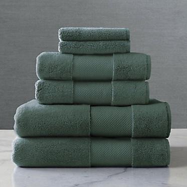 Frontgate Resort Collection Six-piece Set in Pine