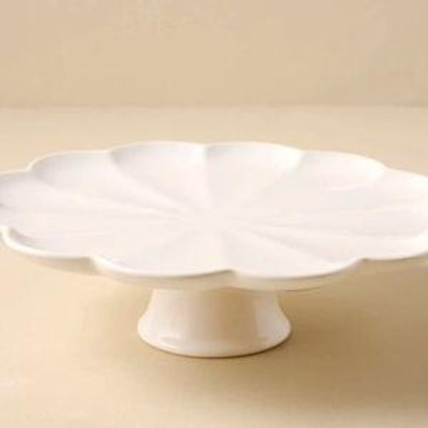 Cream Scalloped Cake Stand