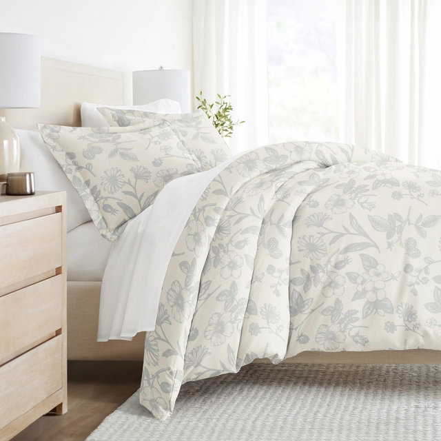 Soft Farmhouse Florals Premium 3PC Duvet Cover & Shams Set, Ultra Soft - Becky Cameron, Garden / Light Blue, Full/Queen