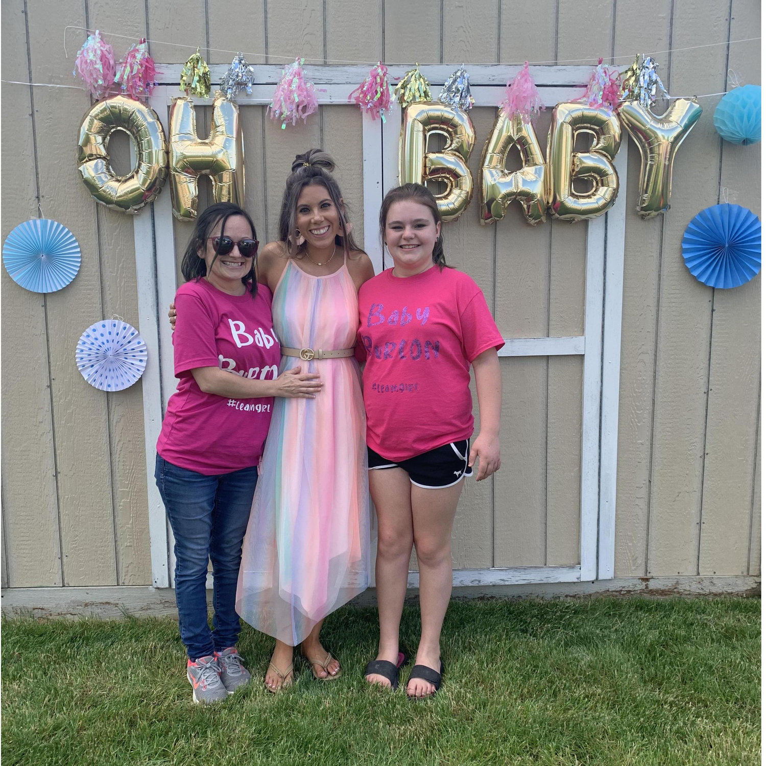 Special thanks to Valerie's sister-in-law, Andrea for providing the cute onesie DIY station for baby Chloe!