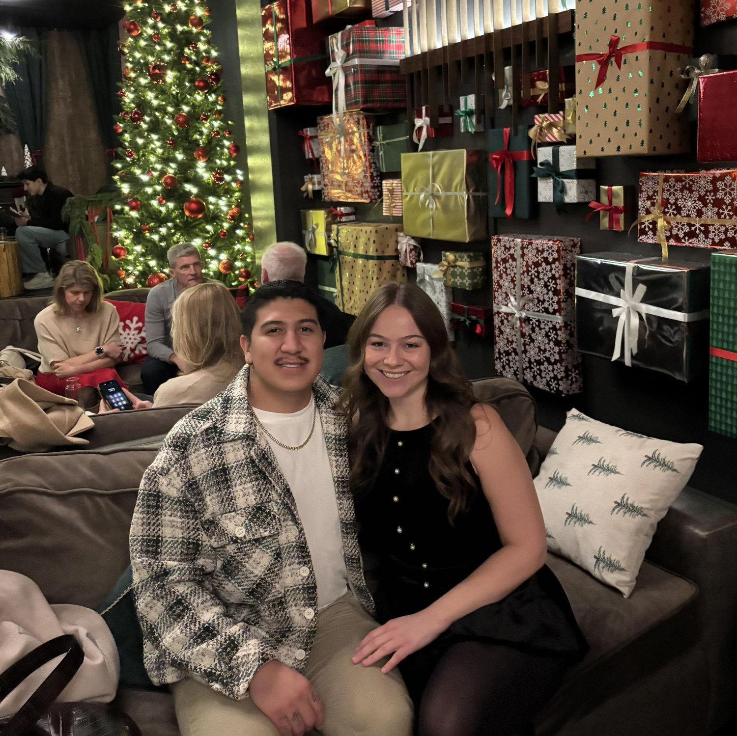Christmas pop-up with friends - December 2025