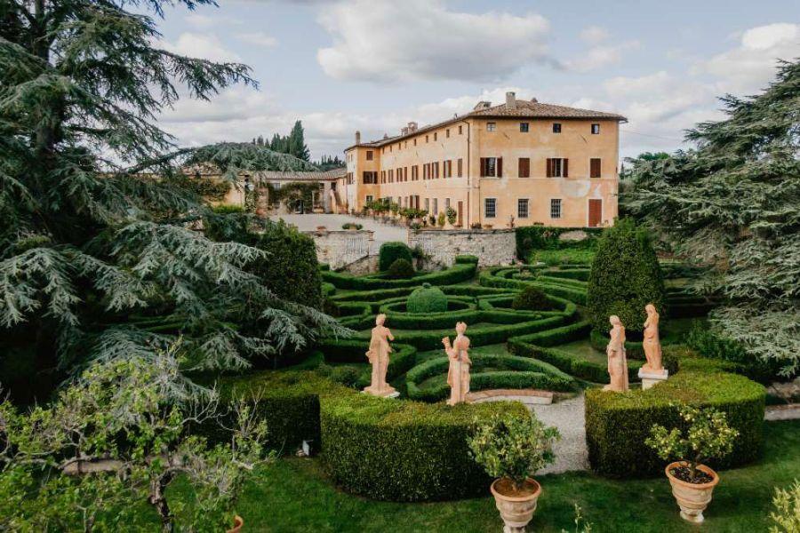 The Wedding Website of Gabriella Cristelli and Lindsey Porter