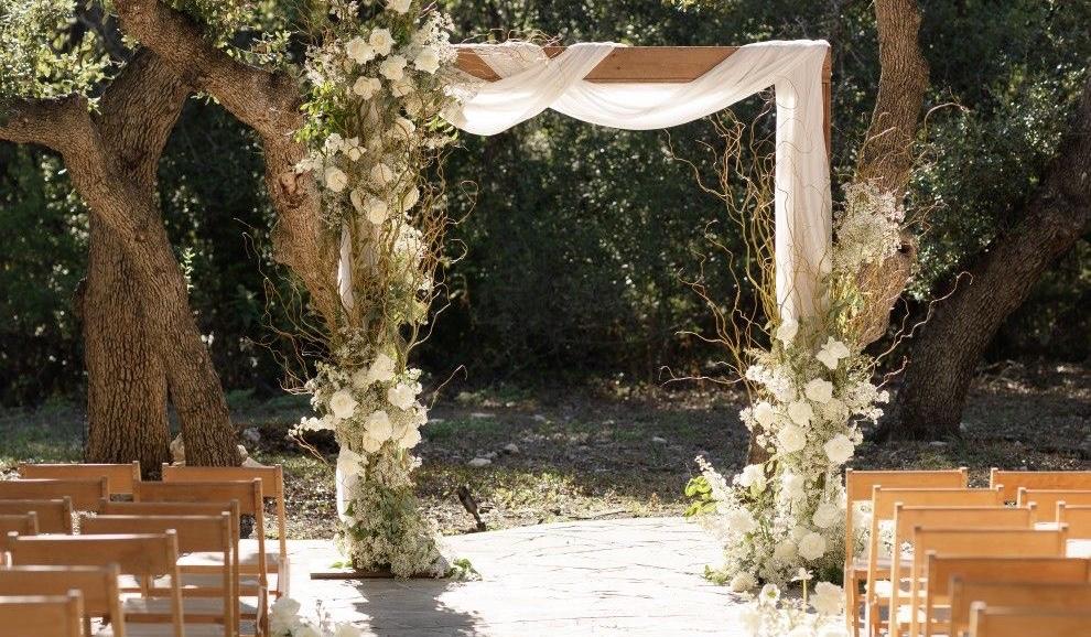 The Wedding Website of Victoria Tapia and Ethan Tilly