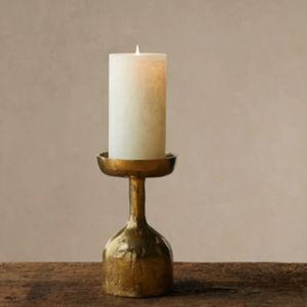 Thira Pillar Holder