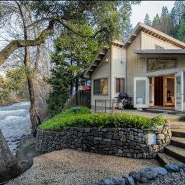 River Cottage in Dunsmuir