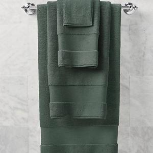 Frontgate Resort Collection Bath Towels in Pine