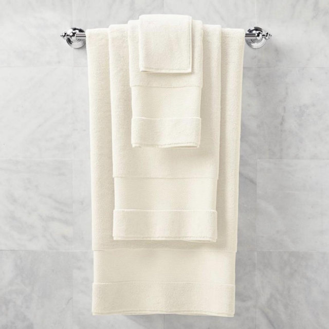 Frontgate Resort Collection Hand Towel in Ivory