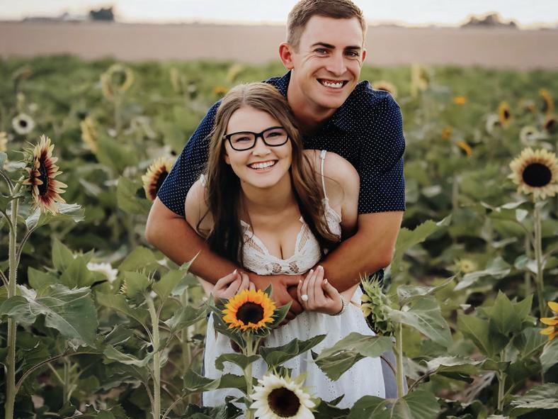 The Wedding Website of Samantha Jones and Rodney Oaks Jr.