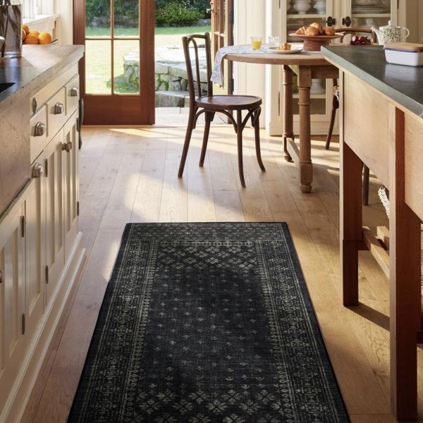 Fernanda Black Rug | Ruggable US 2.5’ x 7’