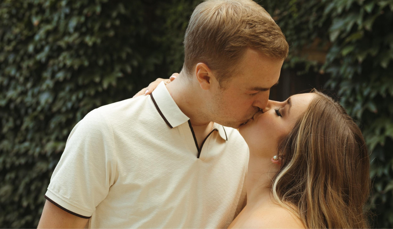 The Wedding Website of Lindsey Mead and Jakob Baarck
