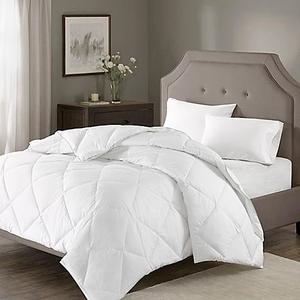 Madison Park Signature 1000-Thread-Count Down Alternative Full/Queen Comforter in White