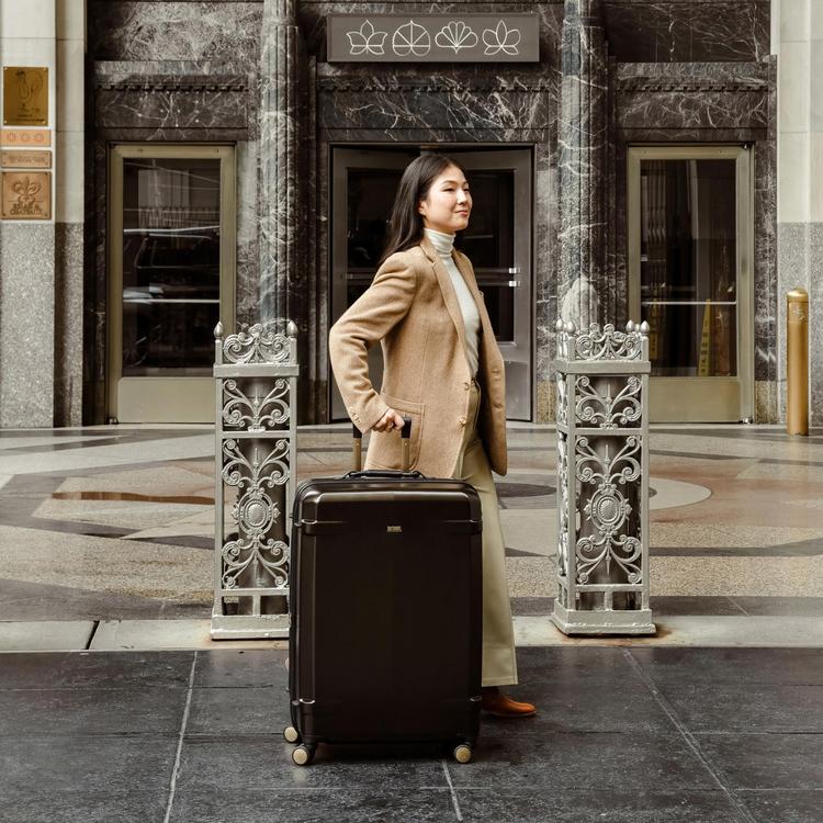 Hartmann, Century Deluxe Extended Journey Expandable Spinner | Zola