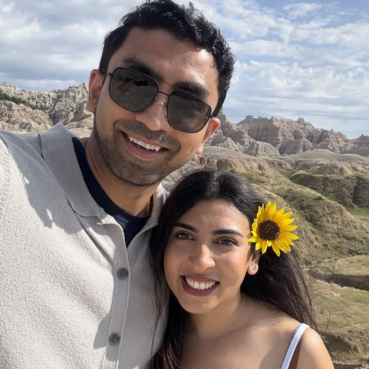 SunFlowers look good on her!!
-Badlands, SD, Our first NP together!