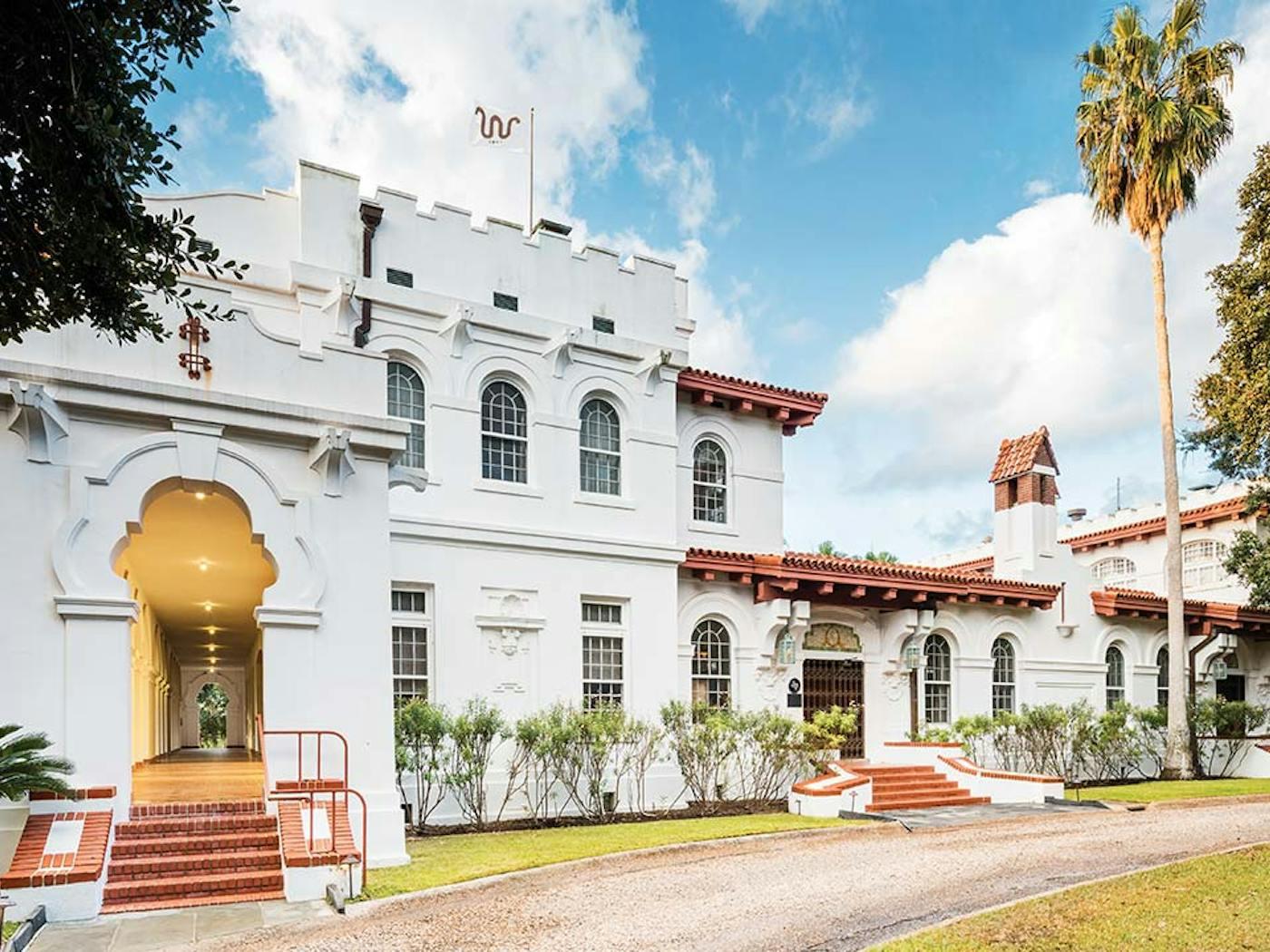 The Wedding Website of Ariel Justeen Ozuna and Roel Tovar