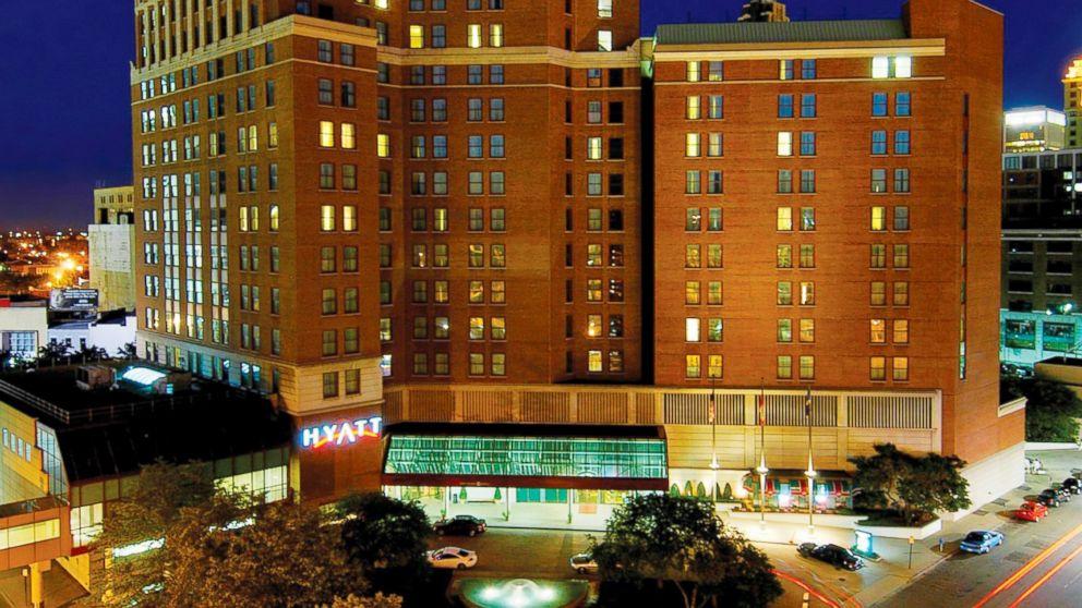 The Wedding Website of Danielle DeSantis and Matthew Rosenhahn