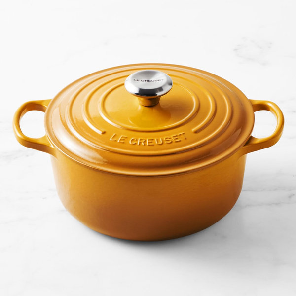 Le Creuset Enameled Cast Iron Signature Round Dutch Oven, 7.25 qt.