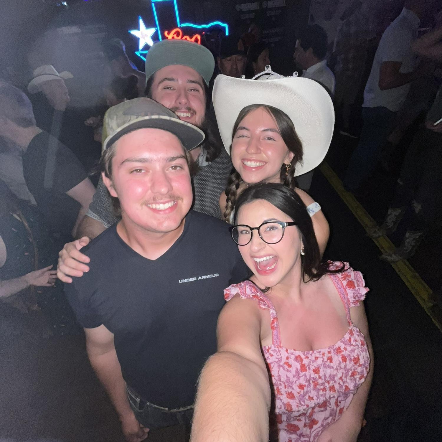 Dustin Lynch!