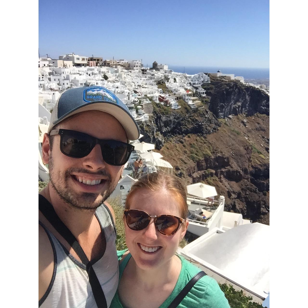 Hiking from Fira to Oia in Santorini!