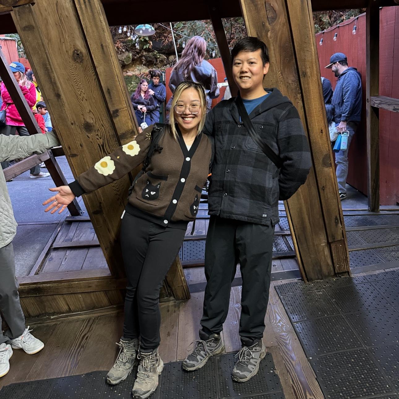 11/2/24 - First trip to Santa Cruz Mystery Spot, a mystery hill that confuses your sense of balance!

Lần đầu đến Santa Cruz Mystery Spot — ngọn đồi “bí ẩn” khiến bạn mất cảm giác thăng bằng!
