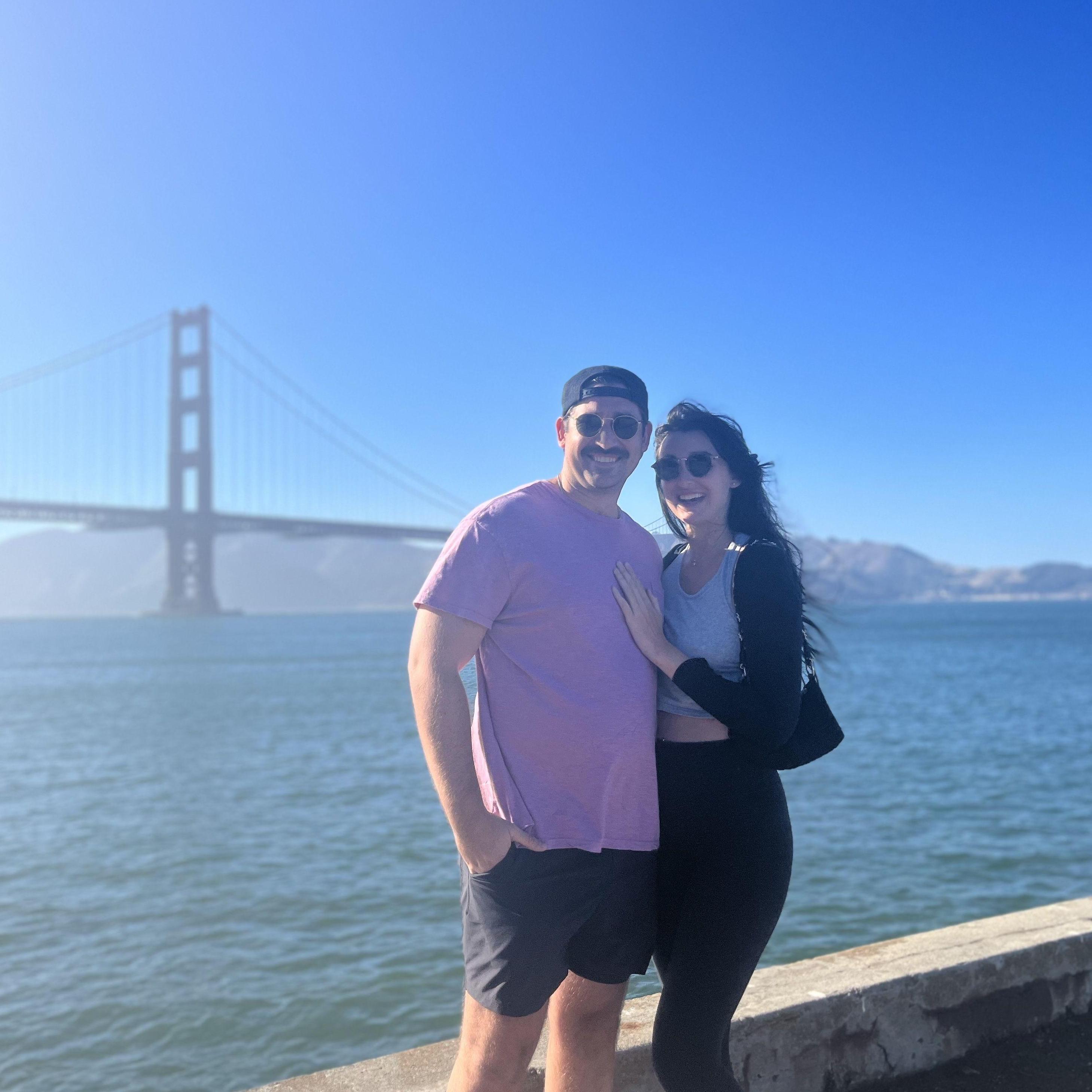 "Look it's the Golden Gate Bridge!"