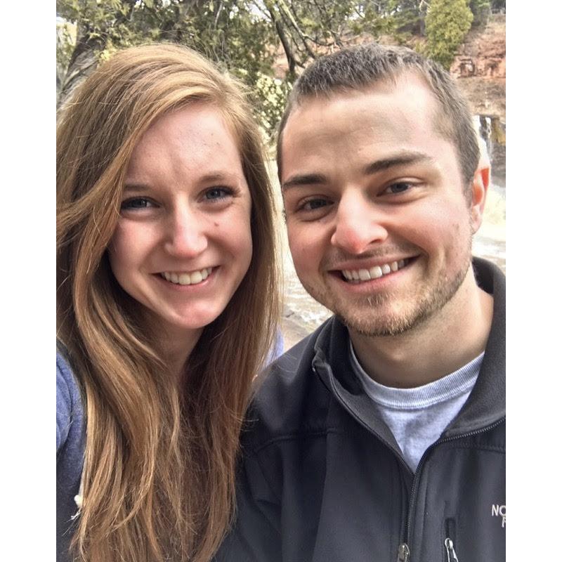 Eric and Amanda took a trip to Gooseberry for a picnic in April 2017.