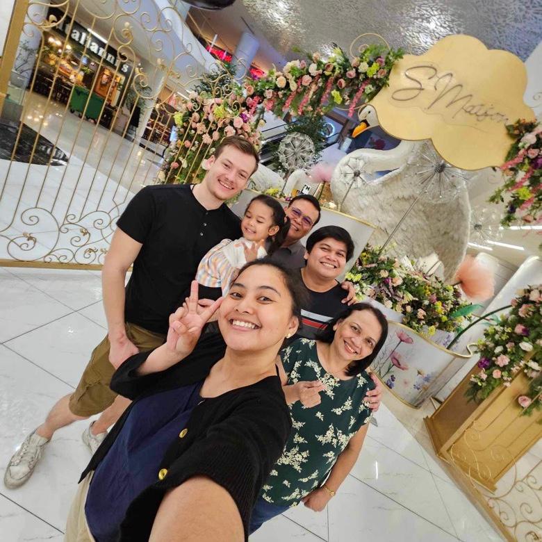 with hazel’s immediate family (michael’s first day in the Philippines)