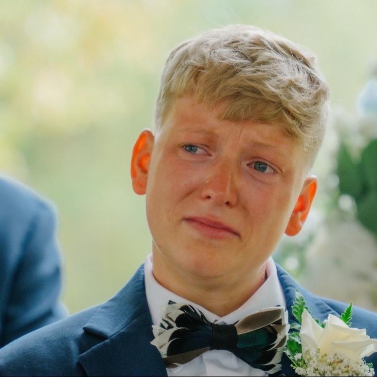 You look like you love me💙