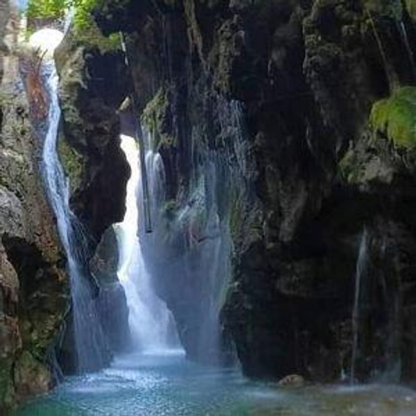 Car rental to visit Kourtaliotiko Gorge