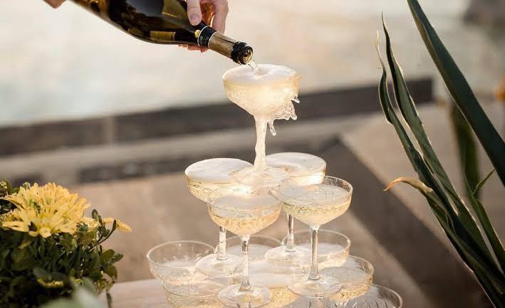 The Wedding Website of Holly Burgess and Dominic Kellas