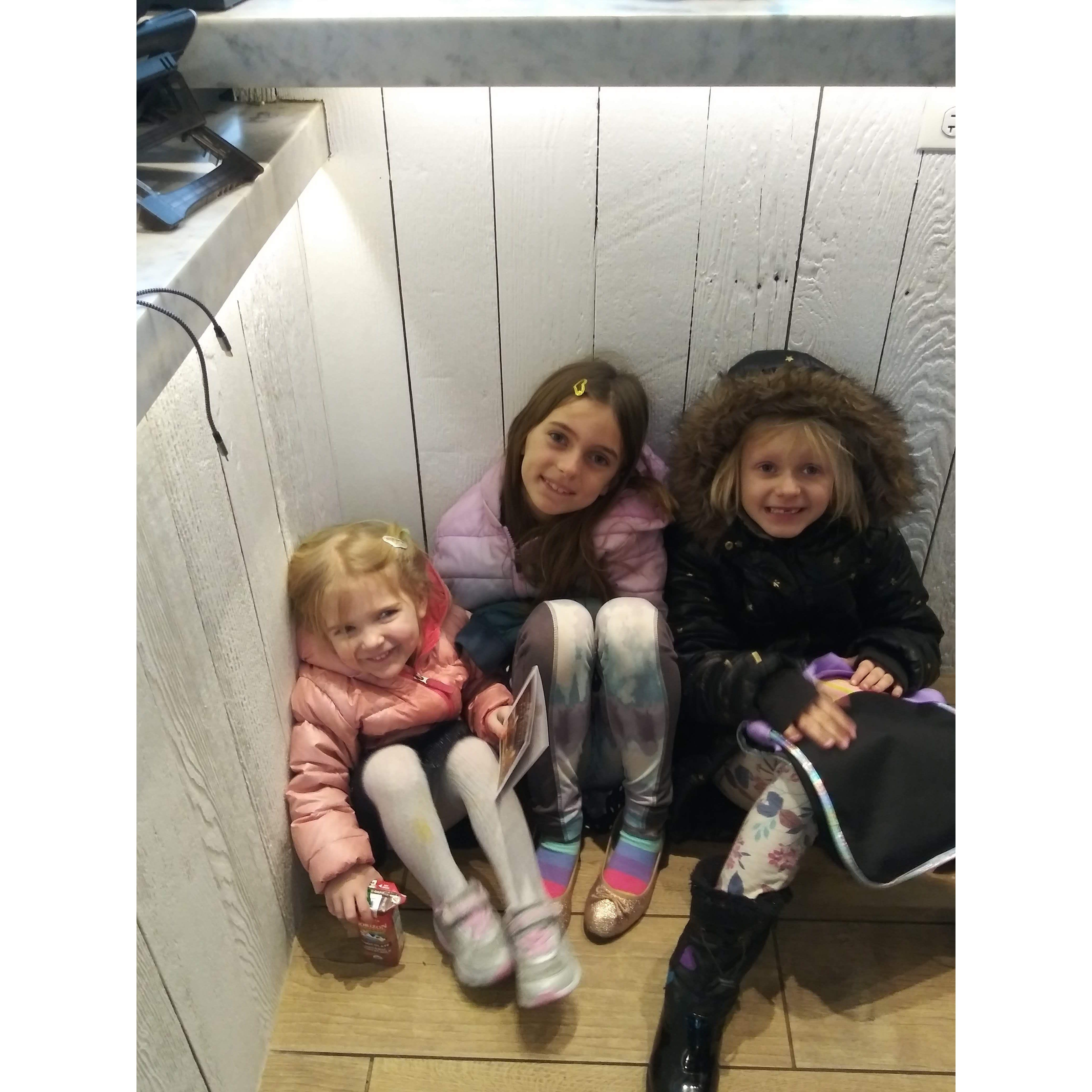Ida, Lauren, and Caroline - future cousins!