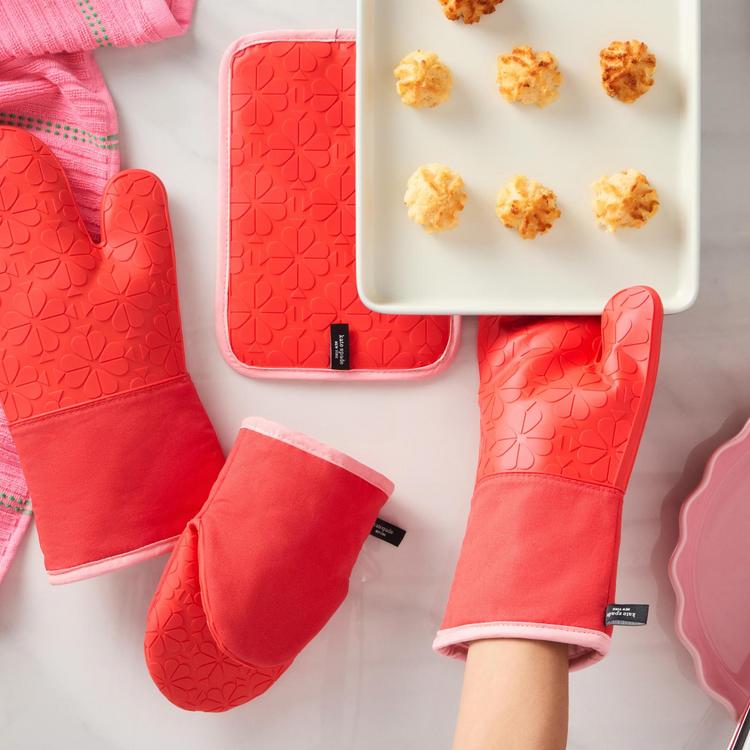 kate spade new york, Spade Flower Oven Mitt, Set of 2 | Zola