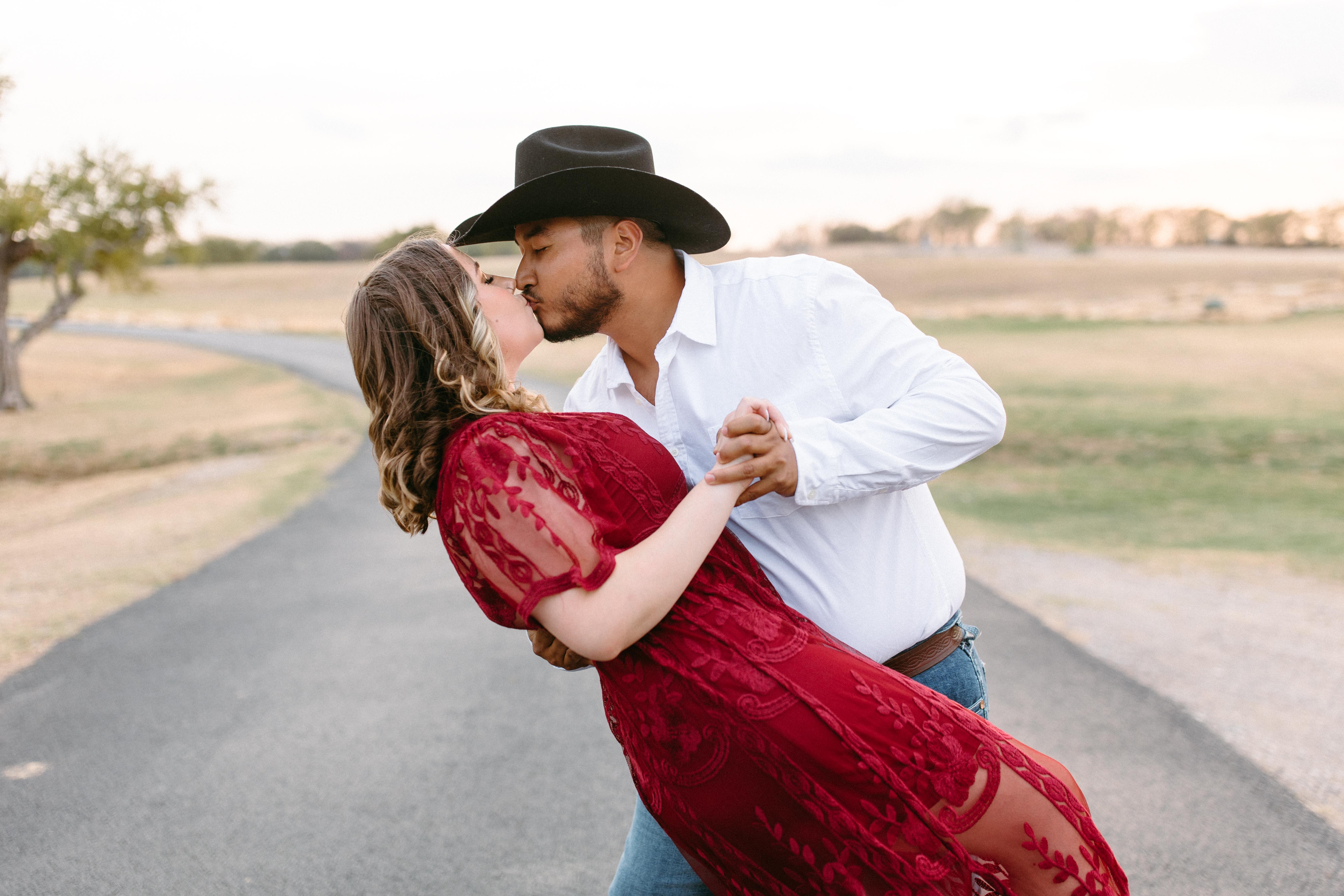The Wedding Website of Jessica Aguirre and Roberto Aguirre