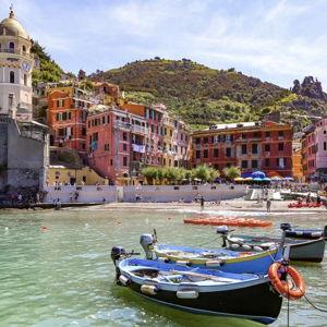 Honeymoon Afternoon Boat Tour in Cinque Terre