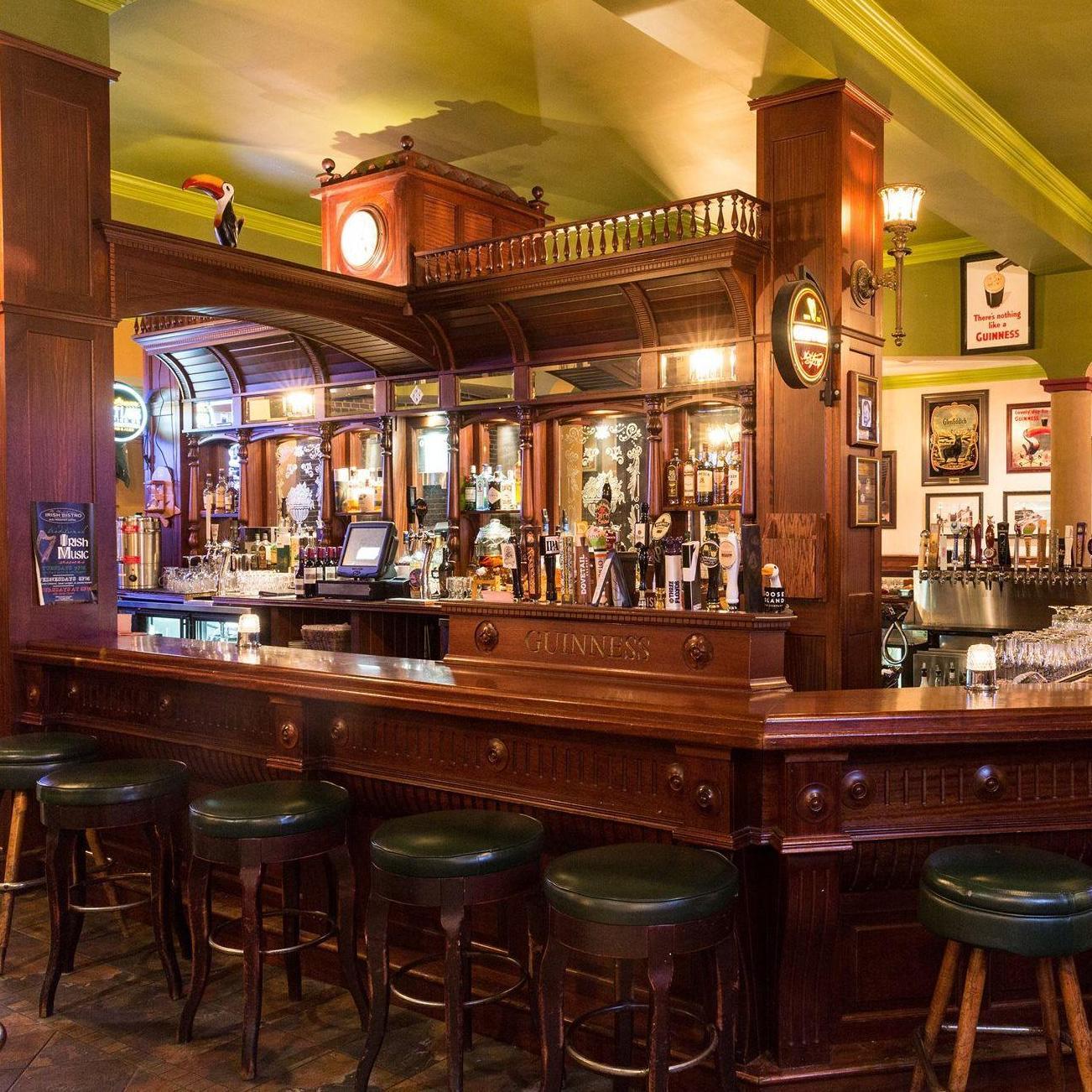 Mrs. Murphy & Sons Irish Bistro (Irish pub food, known for its fish & chips and corned beef) - 3905 N Lincoln Ave, Chicago