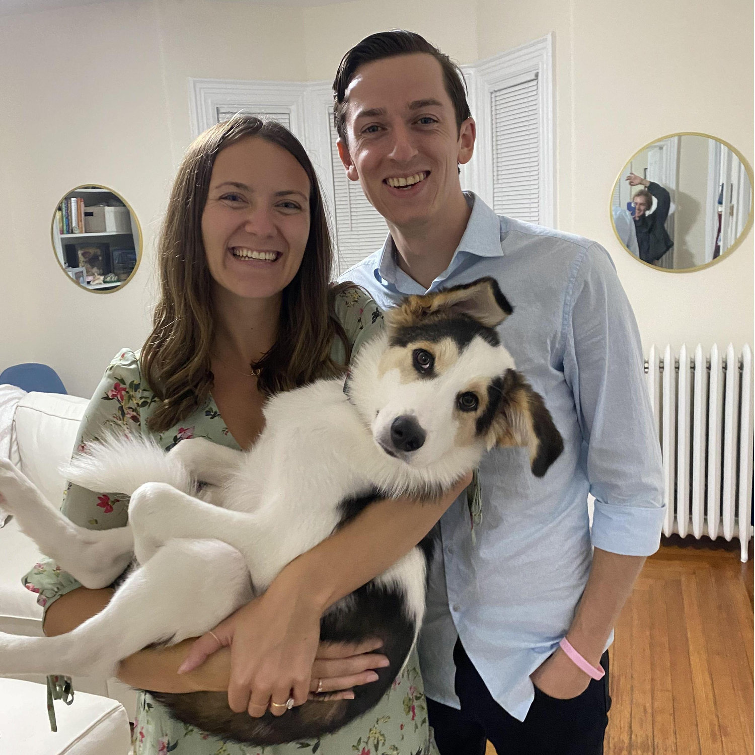 SEPTEMBER 2023 Emily and Justin celebrated with 3rd anniversary in Boston. See if you can spot the Maid of Honor bribing Cappy.