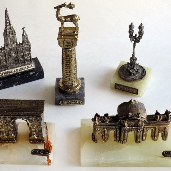 Souvenirs and Art!