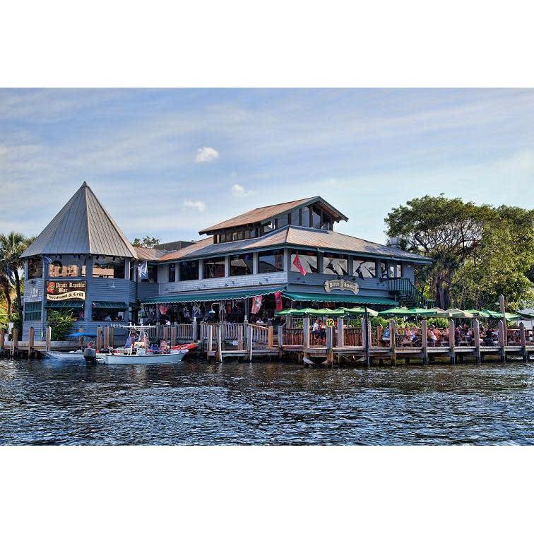 Pirate Republic Bar, Seafood & Grill 
Dining Experience -Casual
https://piraterepublicseafood.com/
