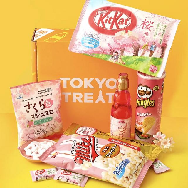 Bite into Japan! Box subscription for a year