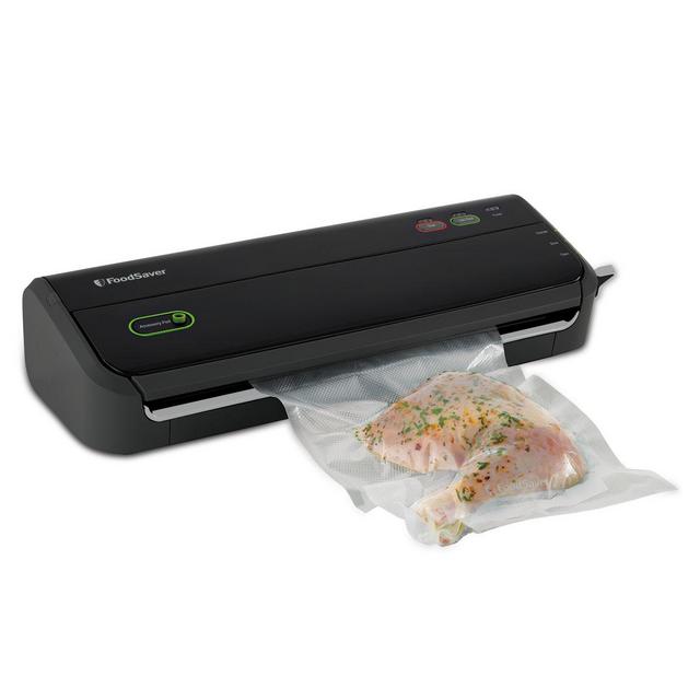 FoodSaver FM2000 Vacuum Sealer Starter System with Bags