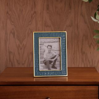 Encanto Croc Frame