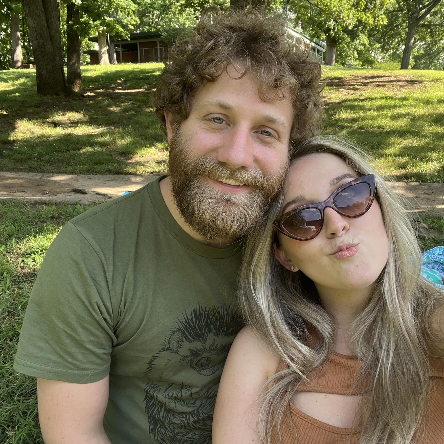 Our first picnic 🧺 (wings ofc) - also the day I introduce Carlton to my parents
- Alayna