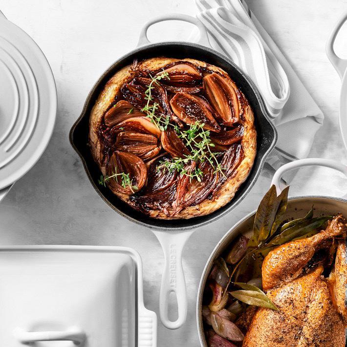 Le Creuset ® Signature 10 1/4” White Enameled Cast Iron Skillet Fry Pan