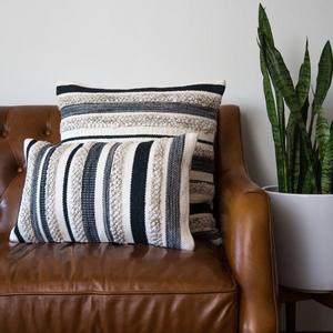 Zander Pillow (small) in Navy