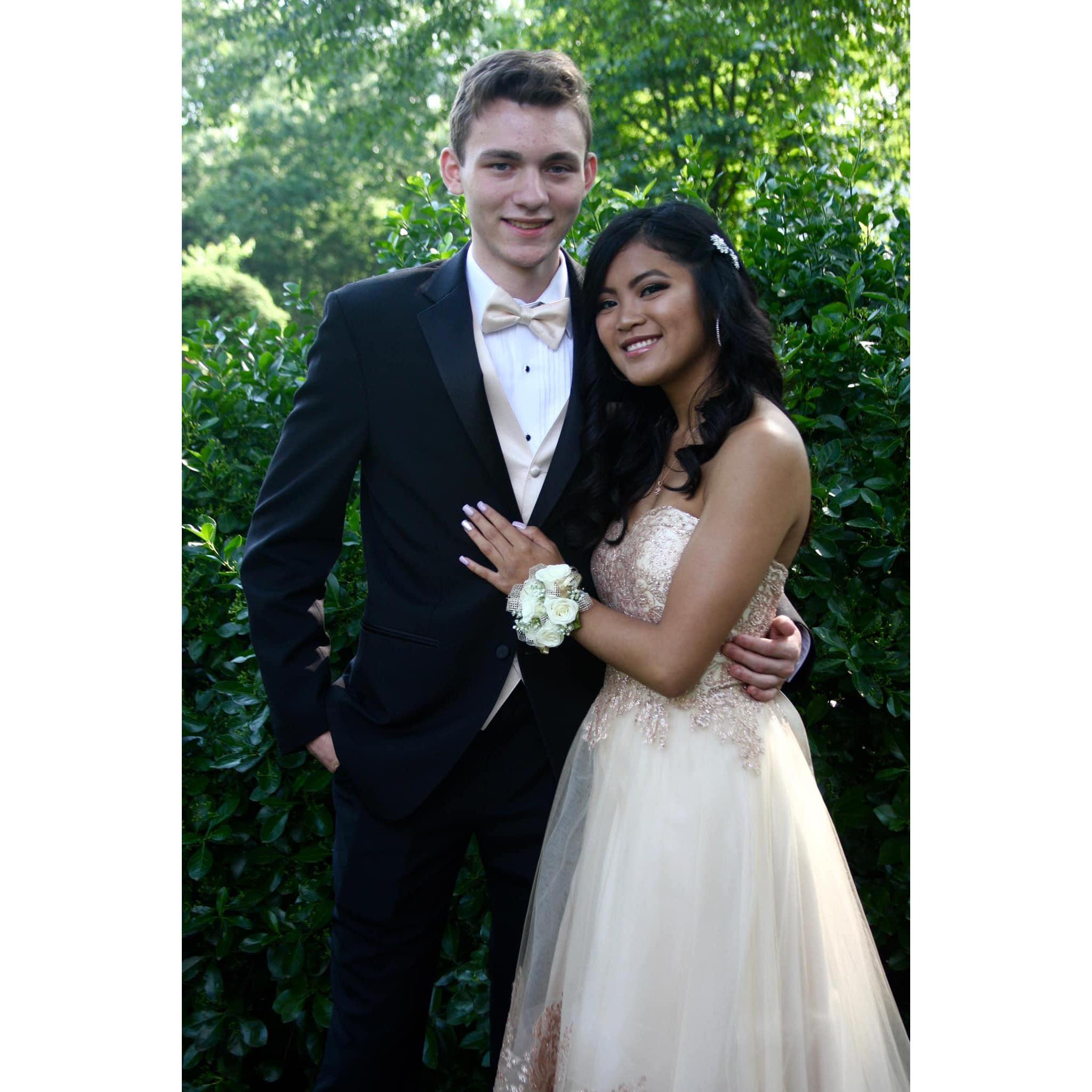 Lyndsey's senior prom