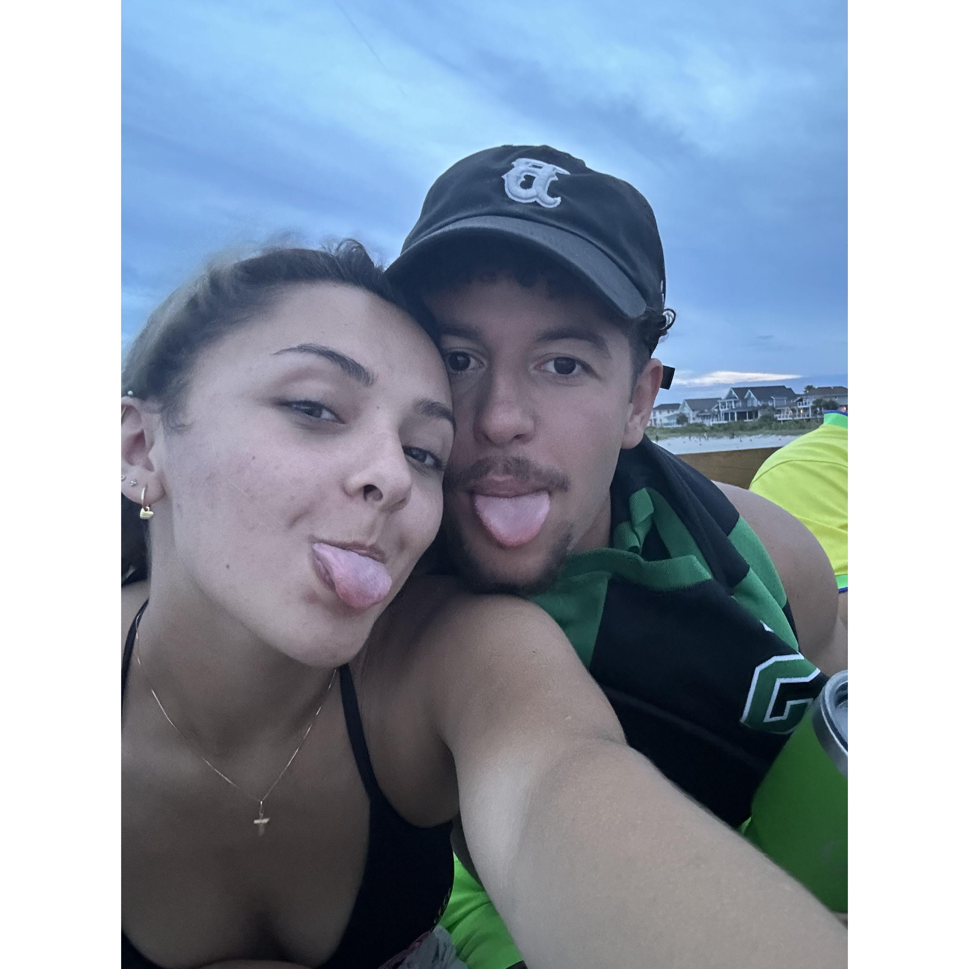 Mariana, Gabe and Thiago went to IOP to watch the sunset at the beach